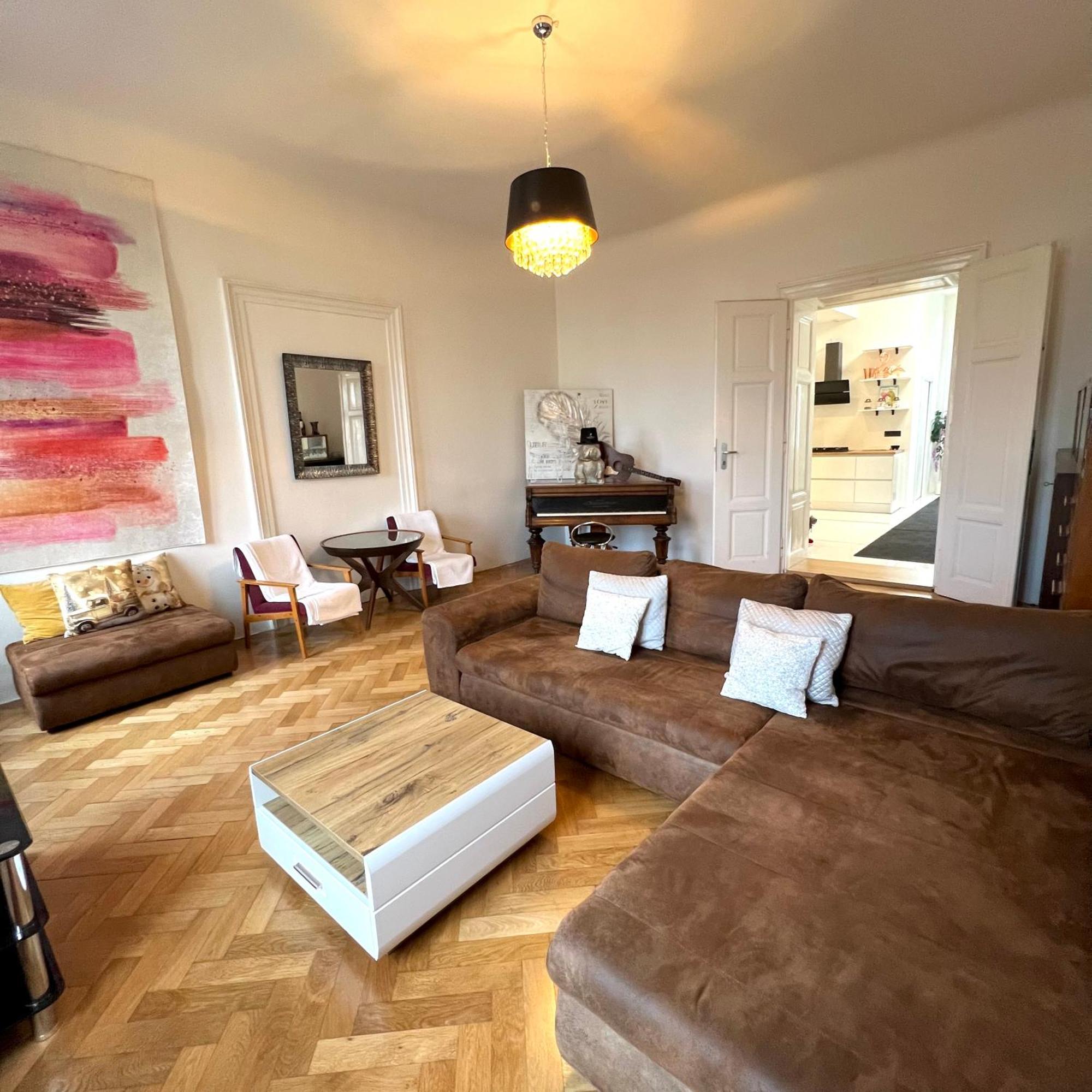 Wenceslas Square Apartment 150 M2 Прага Экстерьер фото